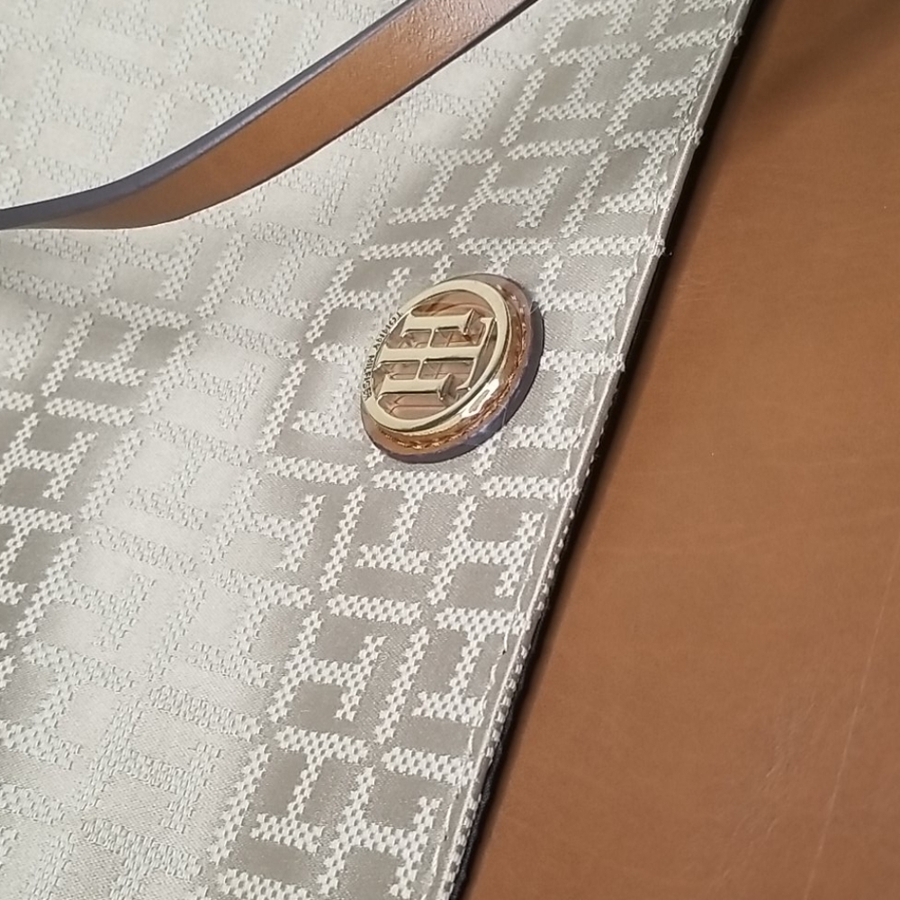 Tommy Hilfiger Large Bag with pouch - Picture 4 of 8